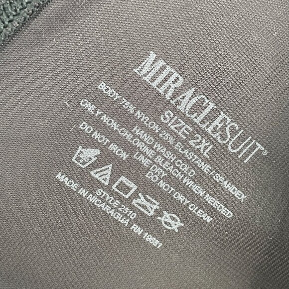 NEW Miraclesuit Womens Plus 2XL Wirefree Black Bodysuit Comfy Curves Slimming - Picture 3 of 11